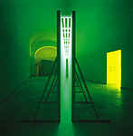 Bruce Nauman "Green Light Corridor", 1970