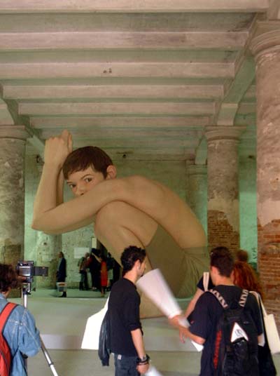 Рон Мьюик (Ron Mueck) - австралийский и британский скульптор.