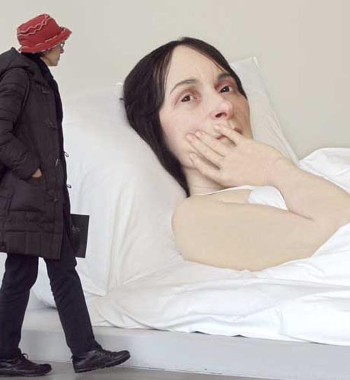 pРон Мьюик (Ron Mueck) - австралийский и британский скульптор.