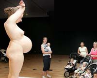 Рон Мьюик (Ron Mueck) - австралийский и британский скульптор.